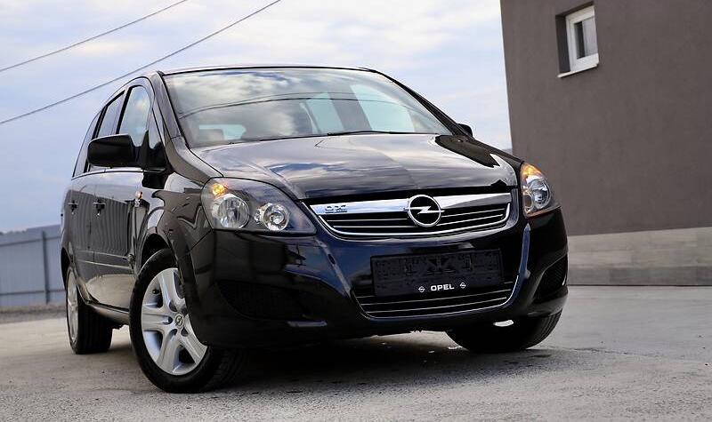 Opel Zafira COSMO 2011