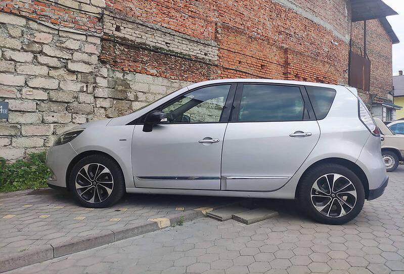 Renault Megane Scenic Bose 2014