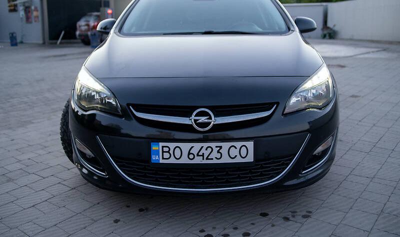 Opel Astra J SPORTS TOURER COSMO 2013
