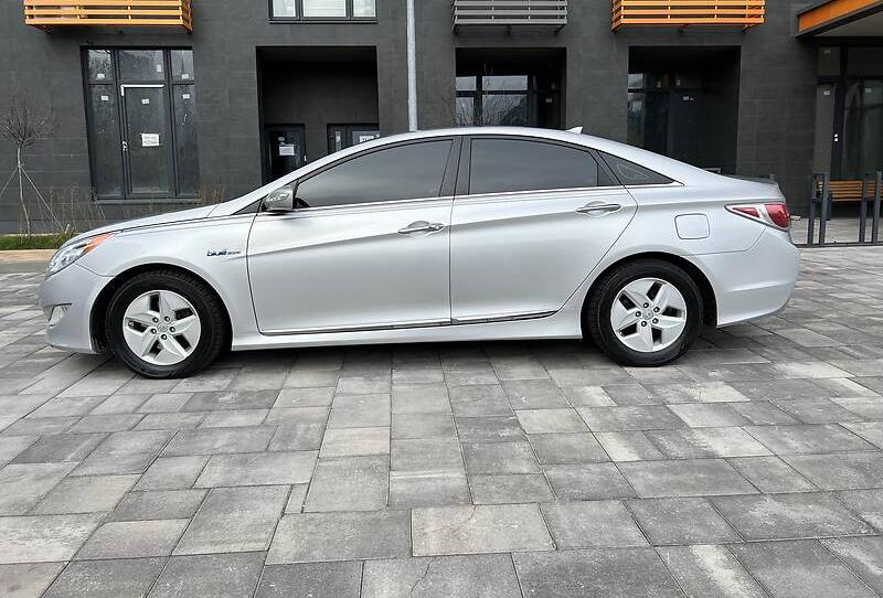 Hyundai Sonata 2012