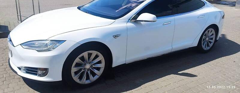 Tesla Model S 85 2012