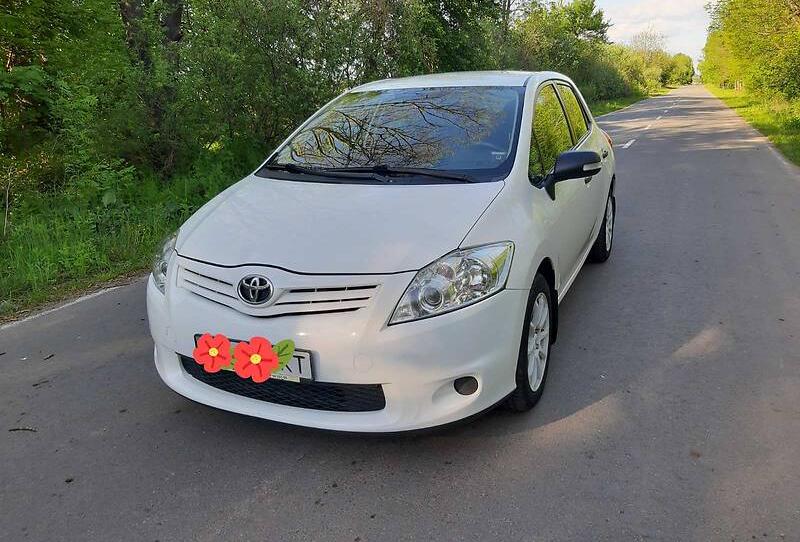 Toyota Auris 2011