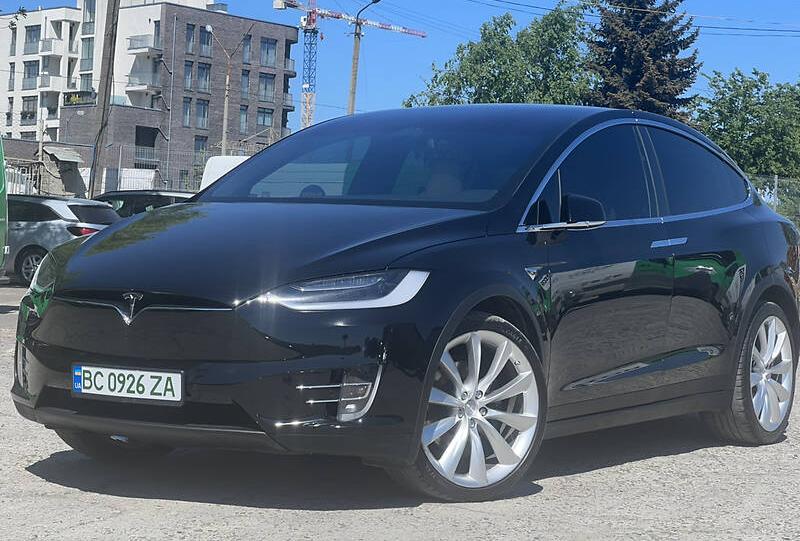 Tesla Model X 2019