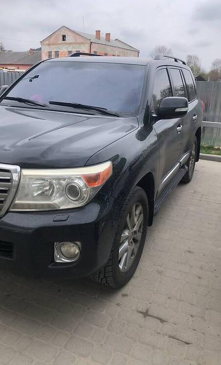 Toyota Land Cruiser 200 2012