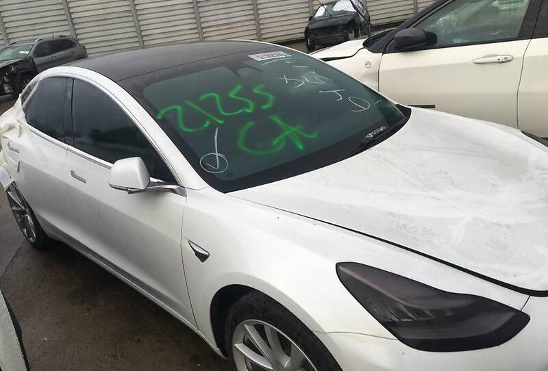 Tesla Model 3 2020