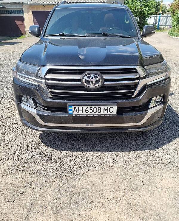 Toyota Land Cruiser 200 2011