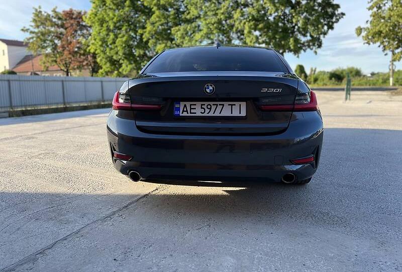 BMW 330 2019