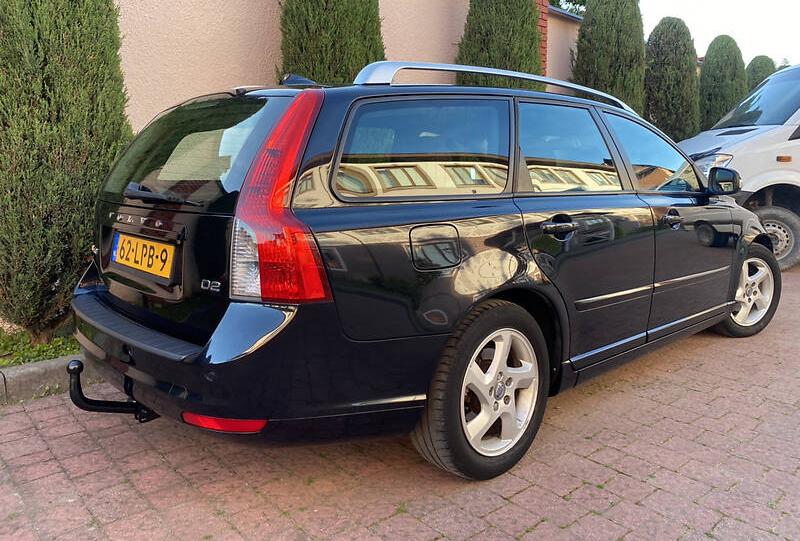 Volvo V50 MOMENTUM EDITION  2010