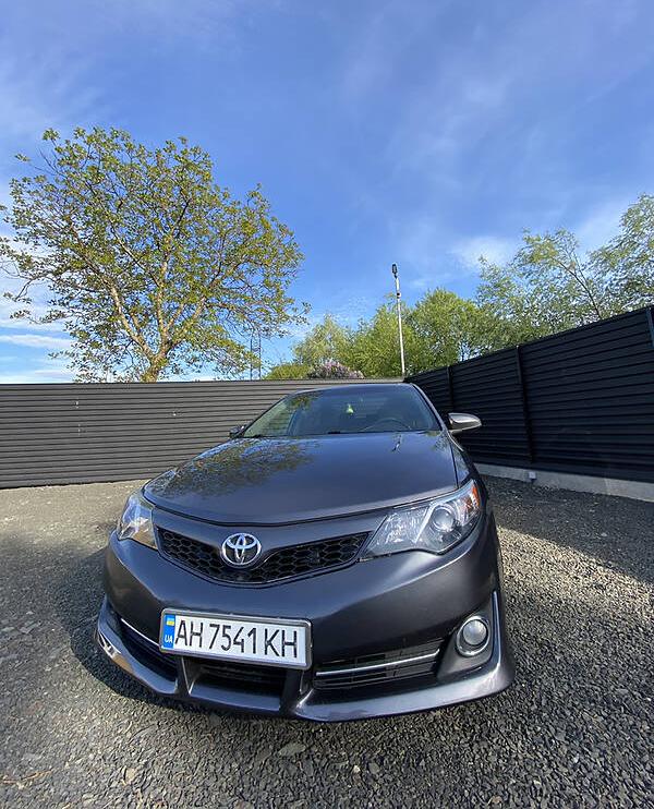 Toyota Camry v50 2014