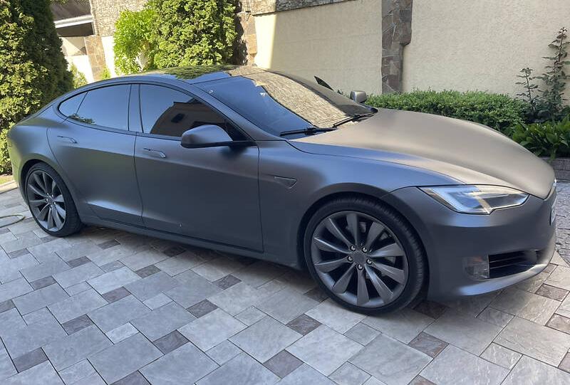 Tesla Model S 2016