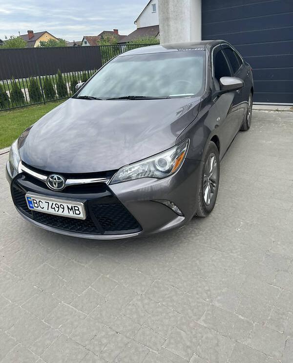Toyota Camry 2016