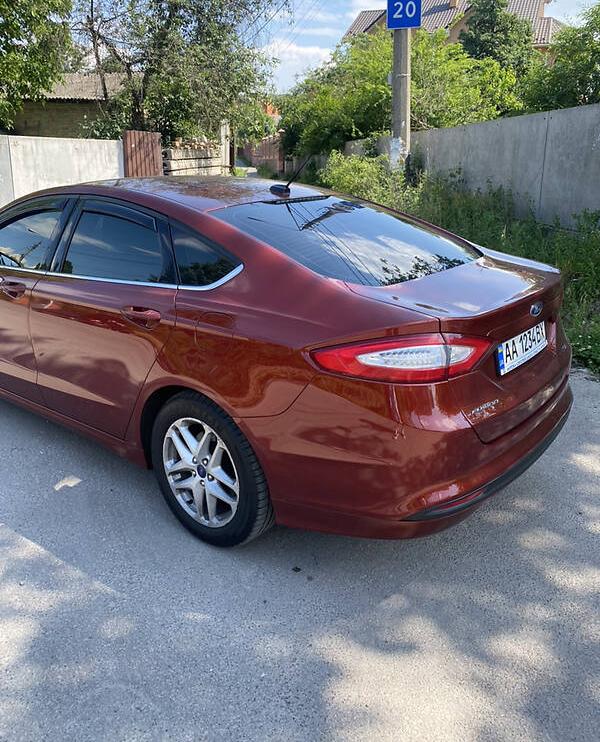 Ford Fusion SE 2013