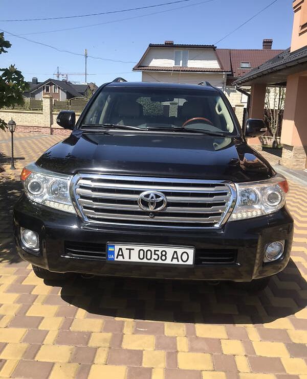 Toyota Land Cruiser 200 2012