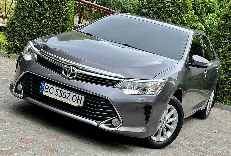 Toyota Camry 2016
