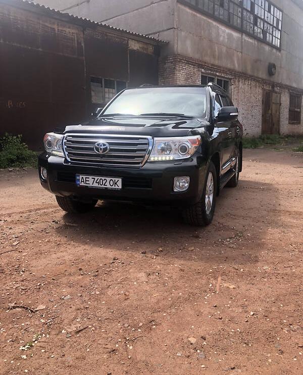 Toyota Land Cruiser 200 2012