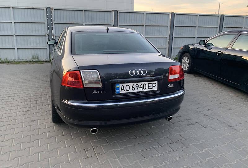 Audi A8 2004