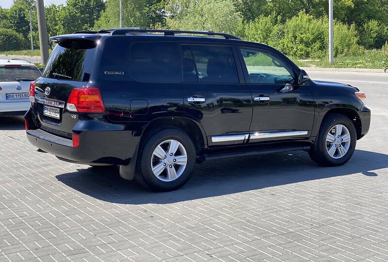 Toyota Land Cruiser 200 Premium  2013