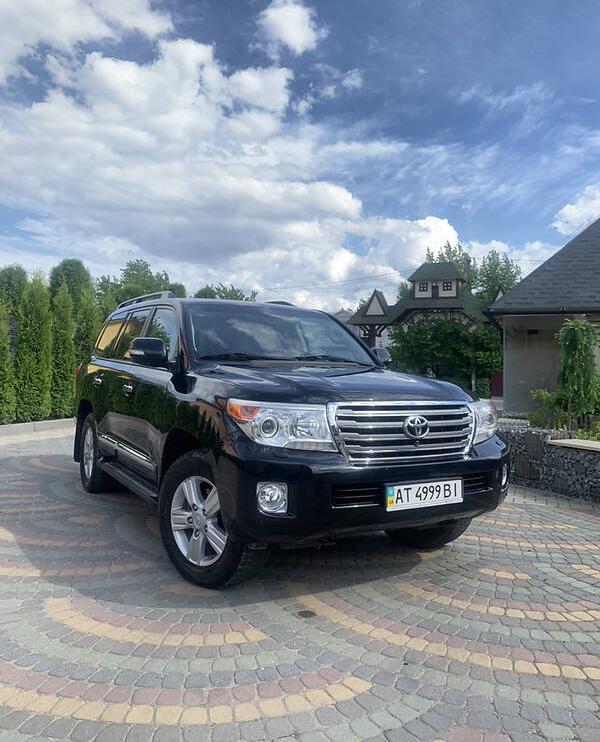 Toyota Land Cruiser 200 2013