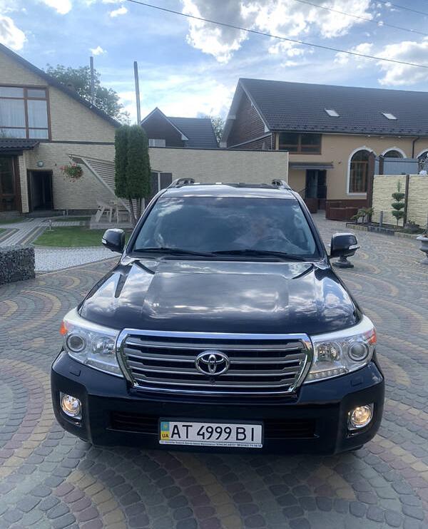 Toyota Land Cruiser 200 2013