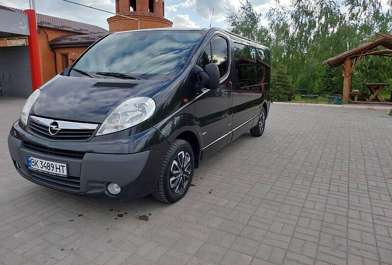 Opel Vivaro пасс. 2012