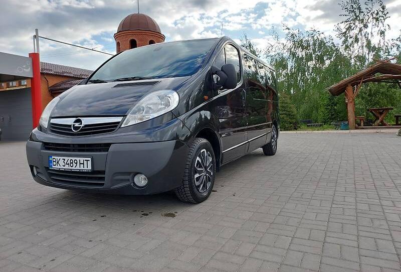 Opel Vivaro пасс. 2012