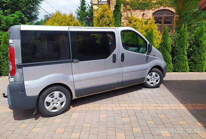 Opel Vivaro пасс. 2010