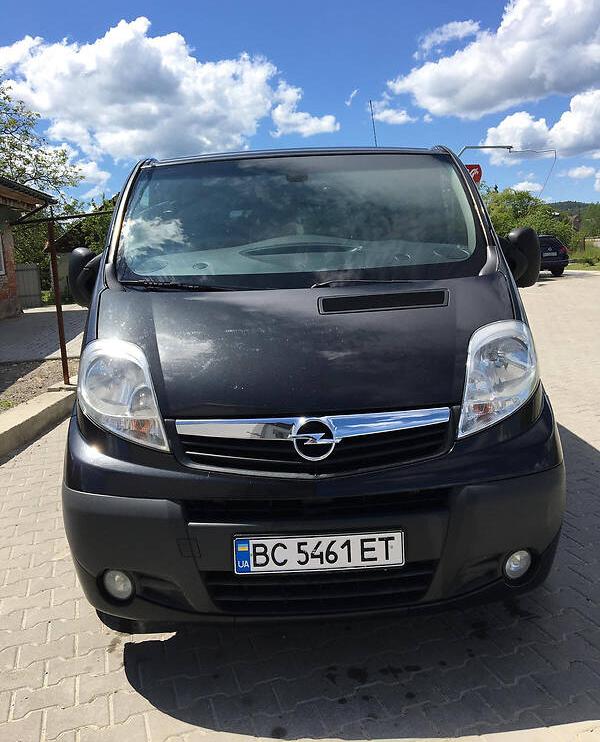 Opel Vivaro пасс. 2012