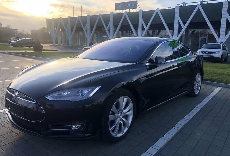 Tesla Model S 85 2014