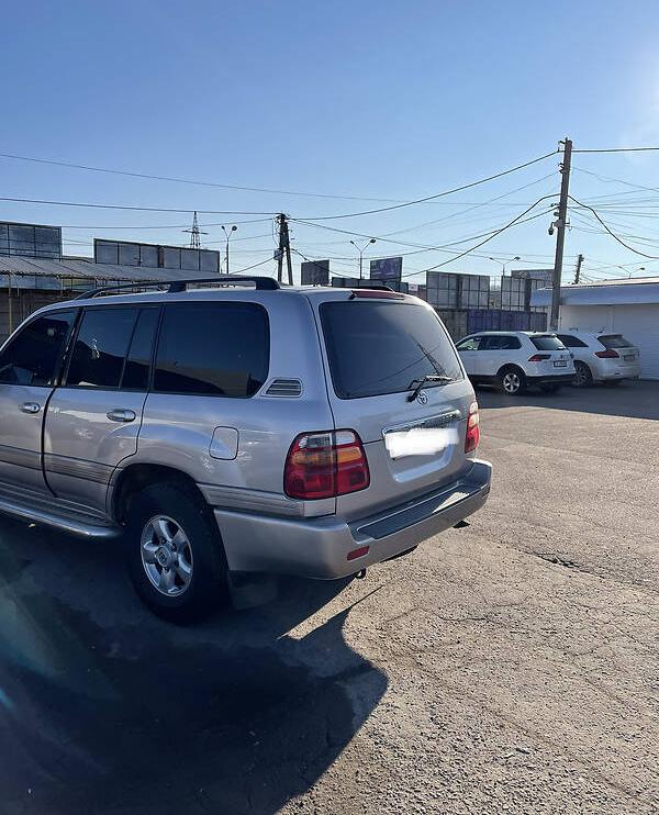 Toyota Land Cruiser 100 2000