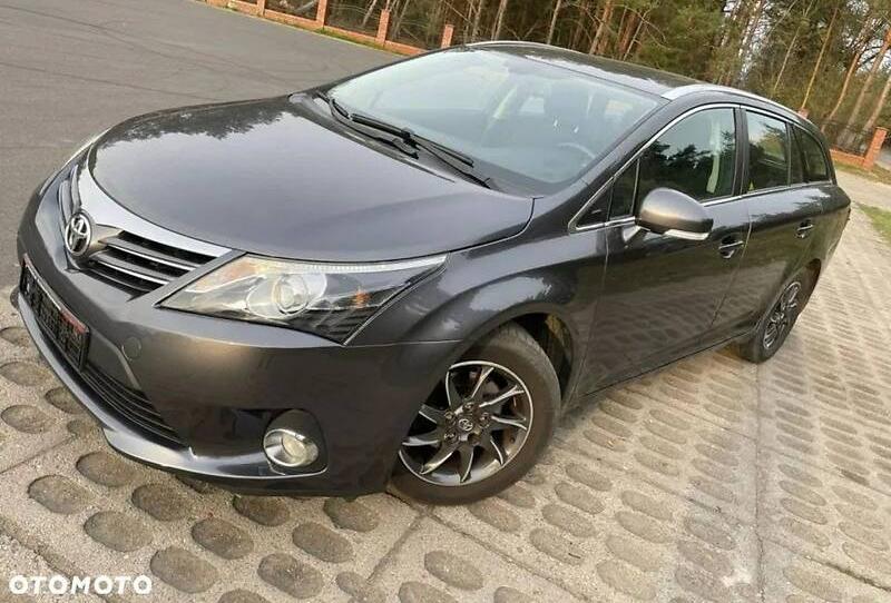 Toyota Avensis 2012