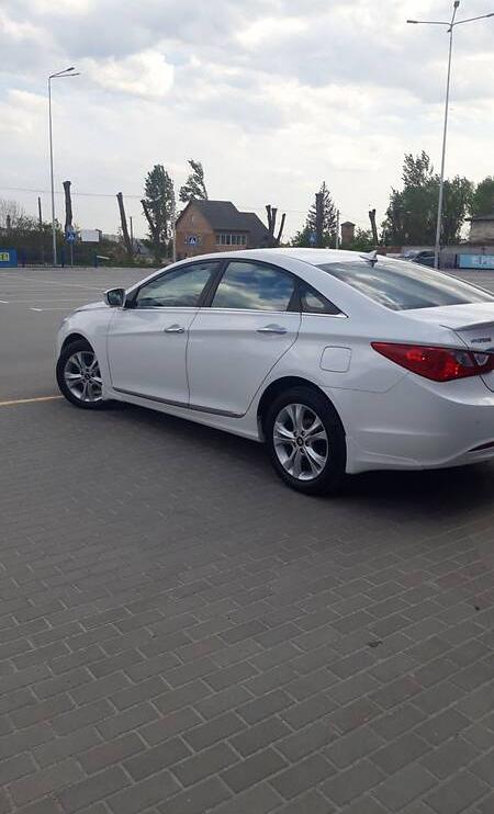 Hyundai Sonata 2011
