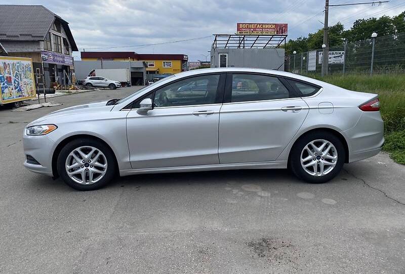 Ford Fusion SE 2016