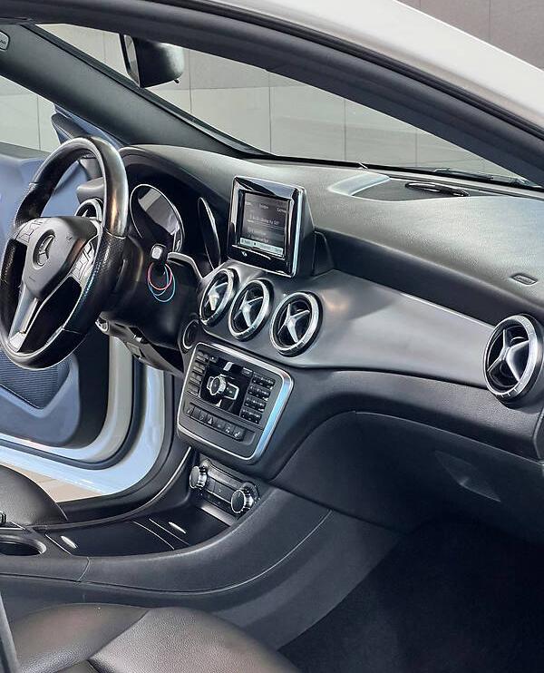 Mercedes-Benz CLA 220 2013