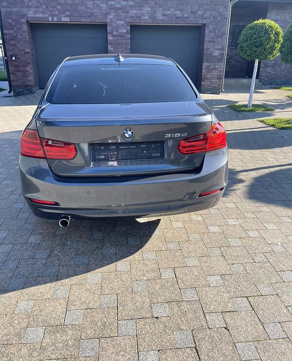 BMW 318 2012