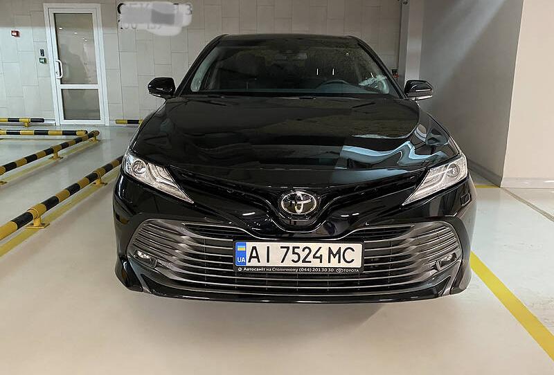 Toyota Camry Premium 2019