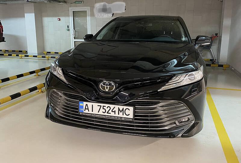 Toyota Camry Premium 2019