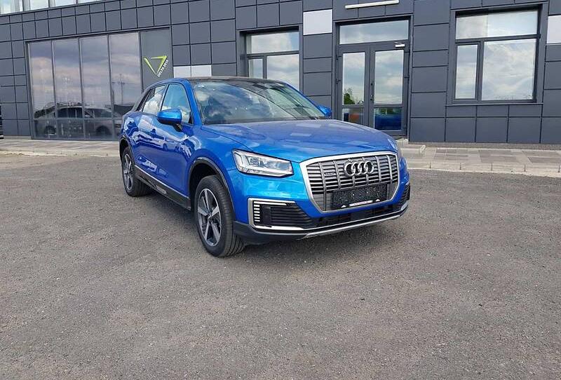 Audi Q2L e-tron 2019