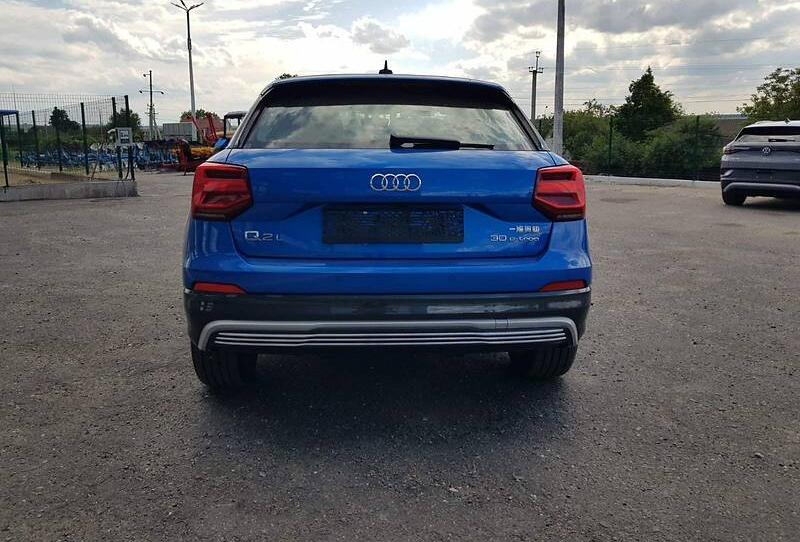 Audi Q2L e-tron 2019