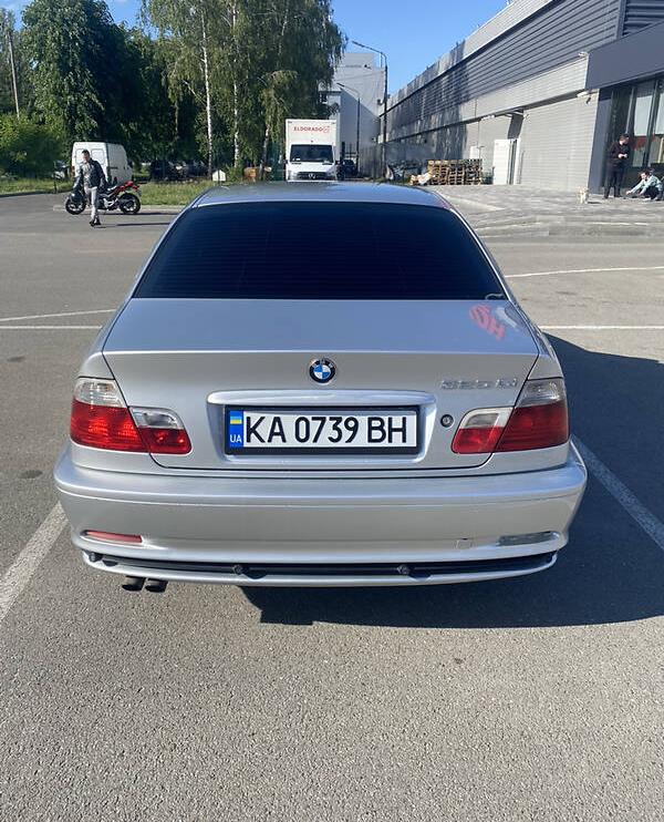 BMW 320 2001