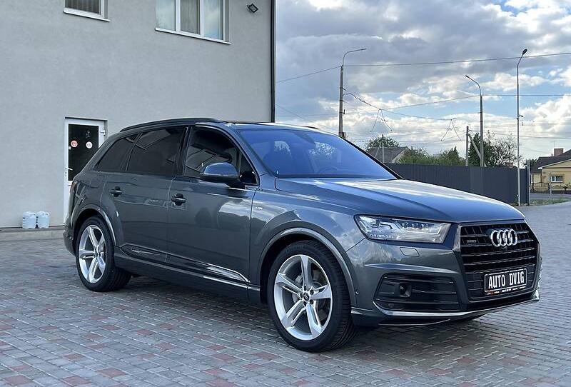Audi Q7 SLINEx3 MATRIX BLACK 2017