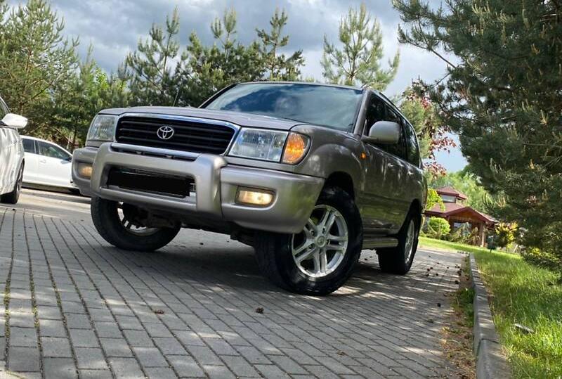 Toyota Land Cruiser 100 2000