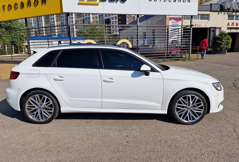 Audi A3 e tron  2018