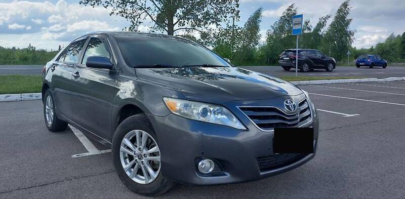 Toyota Camry LE 2011