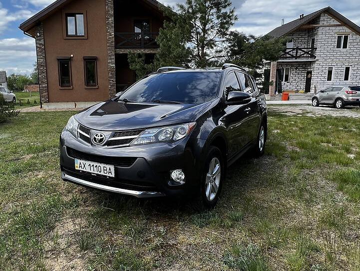 Toyota RAV4 XLE 2013