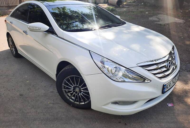 Hyundai Sonata 2011