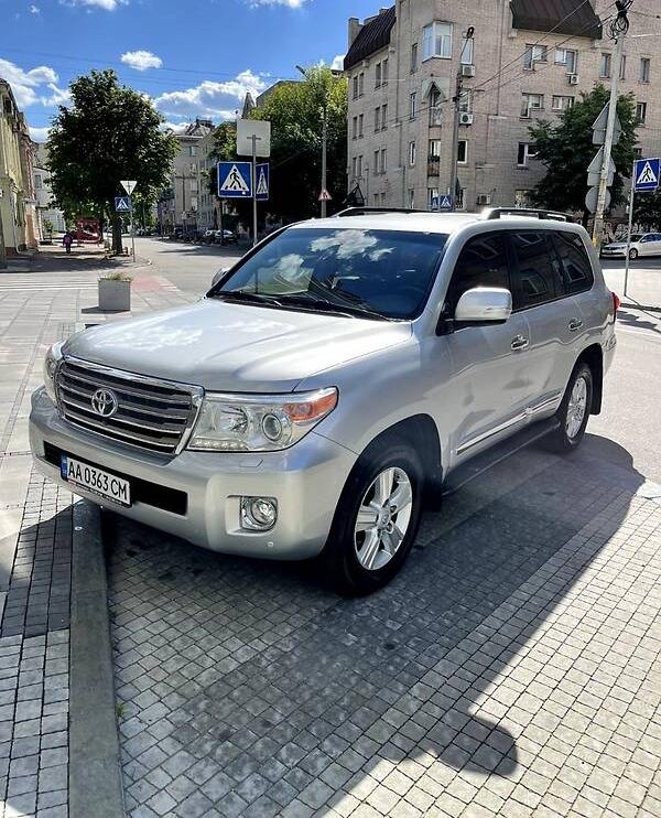 Toyota Land Cruiser 200 4.5 TD AT 2014