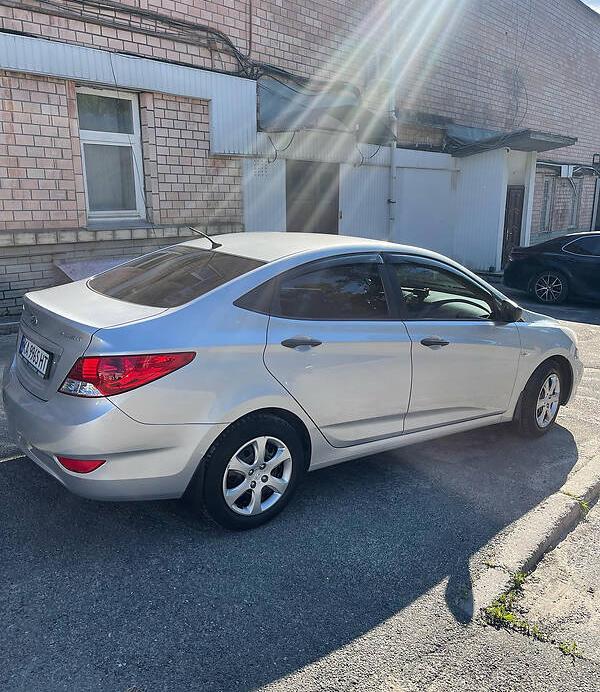 Hyundai Accent 2013