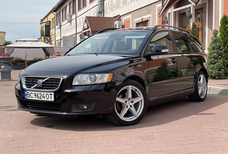 Volvo V50 SUMMUM EDITION  2010