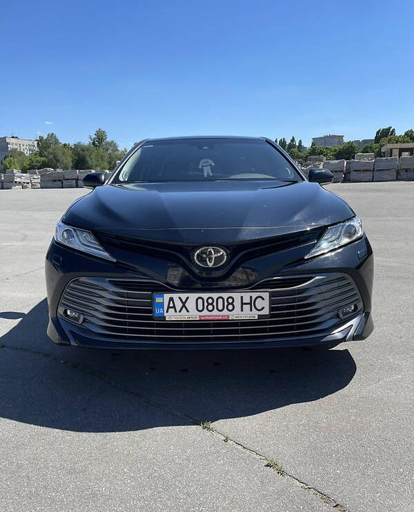 Toyota Camry 2019