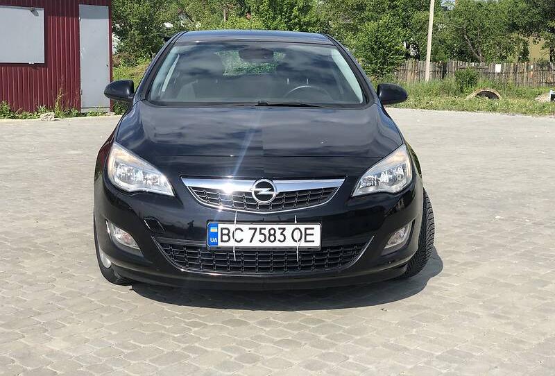 Opel Astra J 2010